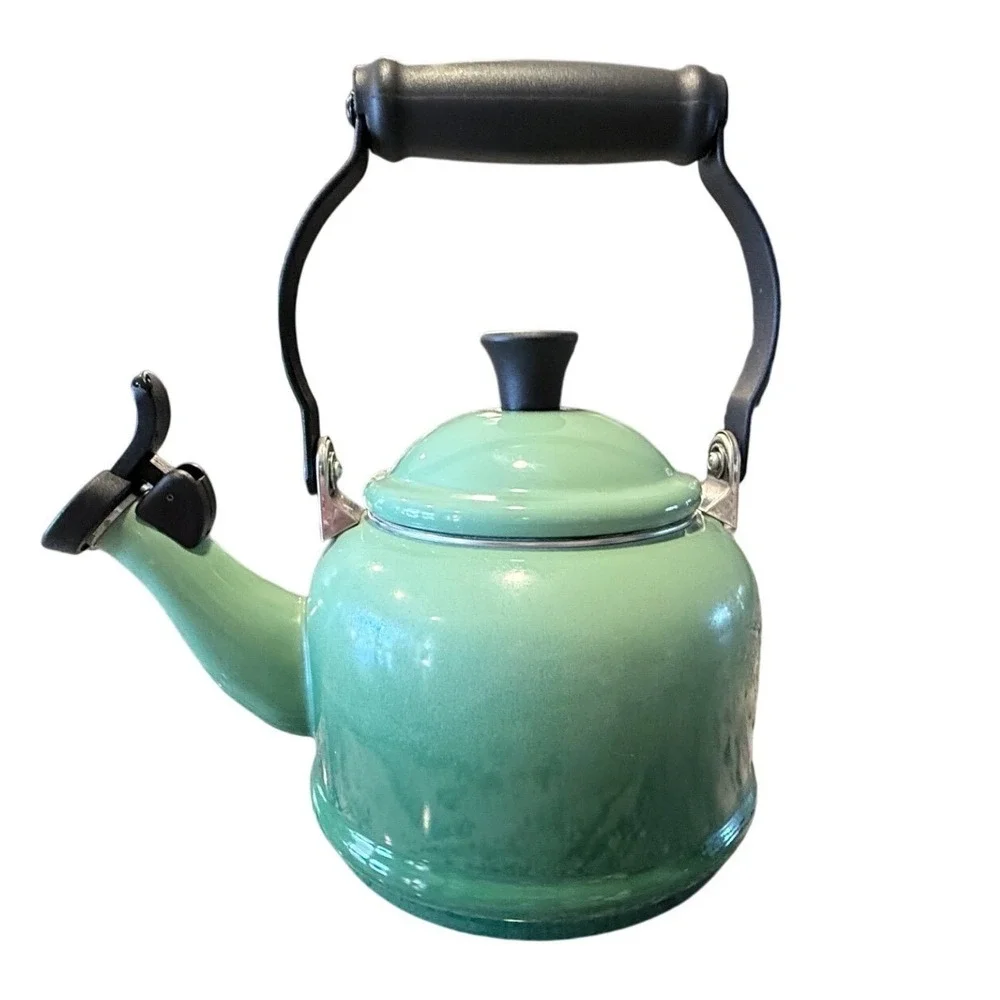 Le Creuset Whistling Tea Kettle Green Enamel on Steel‎ Classic 1.7 Qt Q3101-17